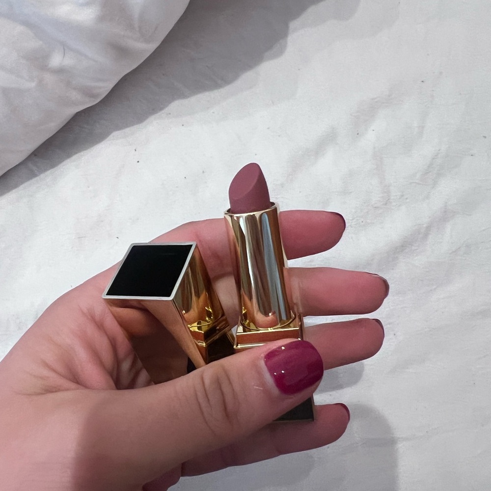 Estee Lauder Limited Edition Lipstick - two colors - Picture 3 of 5